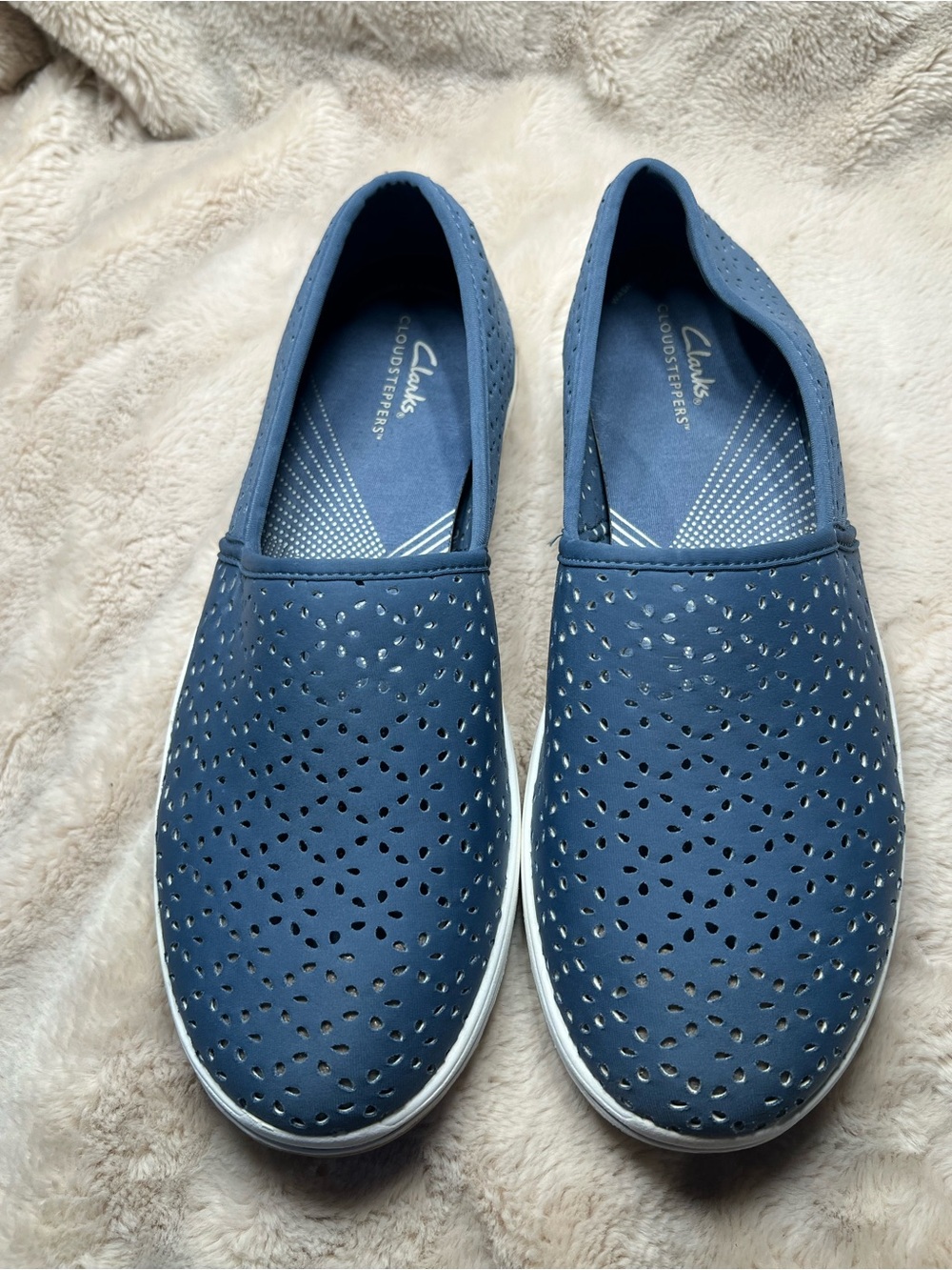 Clarks Cloudsteppers Breeze Emily Perforated Loafer Flats 10 W Women’s